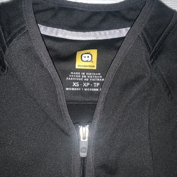 WonderWink Scrub Jacket 4-Pocket Fleece Warm Up Modern Fit, Black - Picture 5 of 7